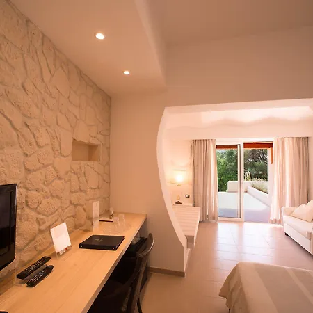 Hotel Ollastu 4*