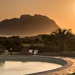 Ollastu فندق أولبيا