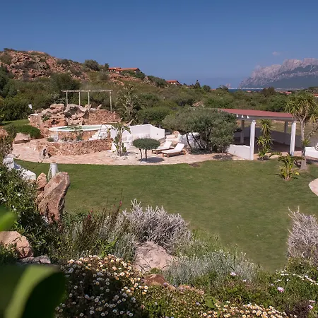 Ollastu فندق أولبيا